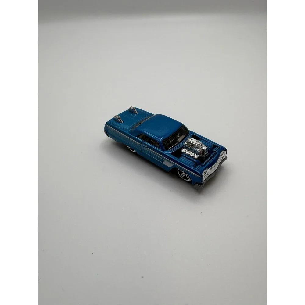 2003‎ Hot Wheels Tooned - '64 Chevy Impala Die-Cast Model (GHD48)